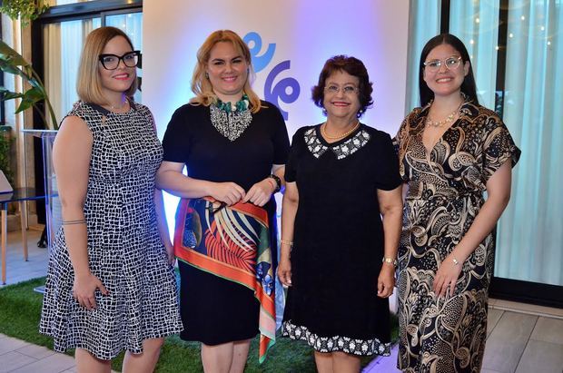 Jennie Fernández, Denisse Sánchez, Verónica Sención y Clayra Morales.