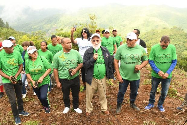 Jhonny Tejeda, Miguelina Santana, Gilberto García, Nestor Puente, Julio César Medina y Carlos Presignal. 