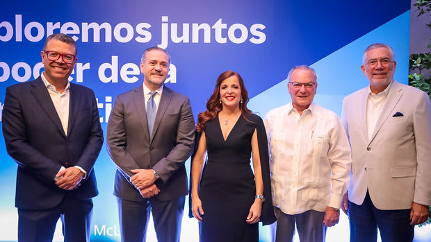 Juan Pablo Salazar, Jordi Portet, Vivian Acra, Frank Rainieri y Enrique Valdez.