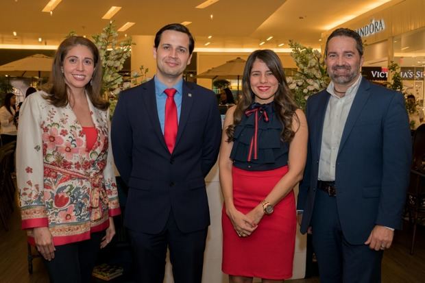 Silvia Rosales, José Harguindeguy, Paola Valdez y Thomas Sartori.