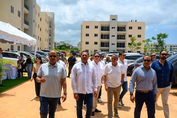 Samuel Pereyra, presidente ejecutivo de Banreservas, durante una visita a la feria inmobiliaria celebrada este fin de semana a en el proyecto inmobiliario Villas del Este.