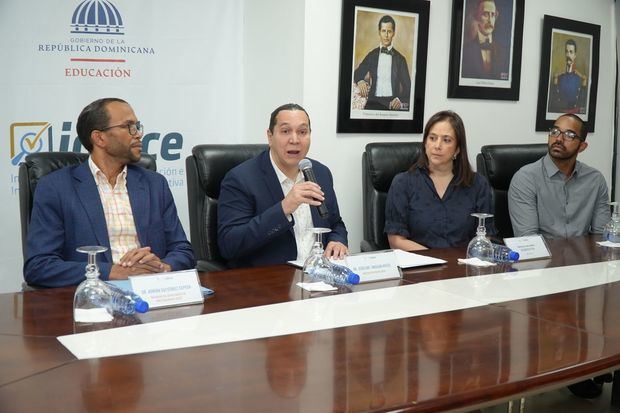El doctor Jesús Andújar Avilés resaltó la importancia de los datos que generarán los estudios a través de los Fondos Concursables de investigación del Ideice.