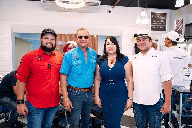 Brain Glass Lantigua, Ignacio Glass, Sulin Lantigua de Glass y Oscar Glass Lantigua.