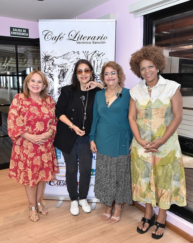 Varinia Caamaño, Olga Lara, Verónica Sencion y Marivell Contreras.