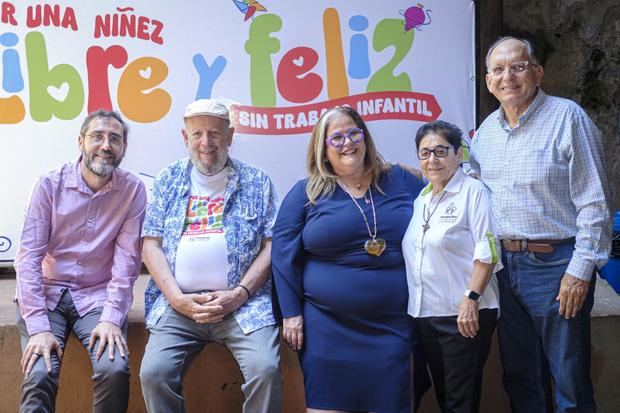 Padre Santi, Freddy Ginebra, Lil Esteva, Sor Pilar y Tino Deón / Foto: cortesía