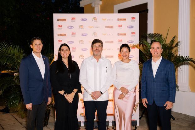 Pedro Arias, Masiel Hahn, Javier Gonzalez, Emily MacDougall y Ramon Pou
