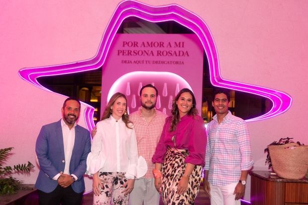 Melvin Cruz, Adriana Pocaterra, Enmanuel Almánzar, María Teresa González y Jorge Ricardo.