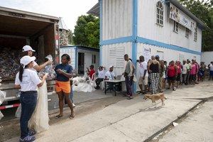 Operativo Vida para el Ozama que lleva a cabo el Voluntariado Banreservas, en El Dique, Santo Domingo Este.