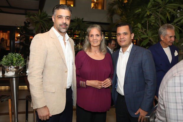 Alexander Gutiérrez, Vilma Peña y Edwin Veras.