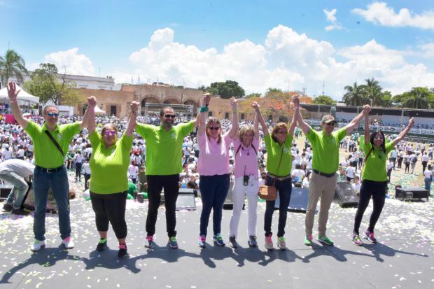 Jordi Portet, Lil Esteva, José Miguel Bonetti, Ana Bonetti, Marianne Eckhardt, Ligia Bonetti, Roberto Bonetti y Leyla Alfon.