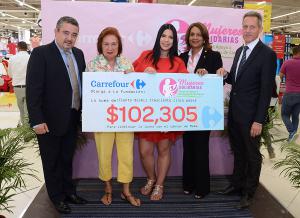 Carrefour entrega donación a Mujeres Solidarias
