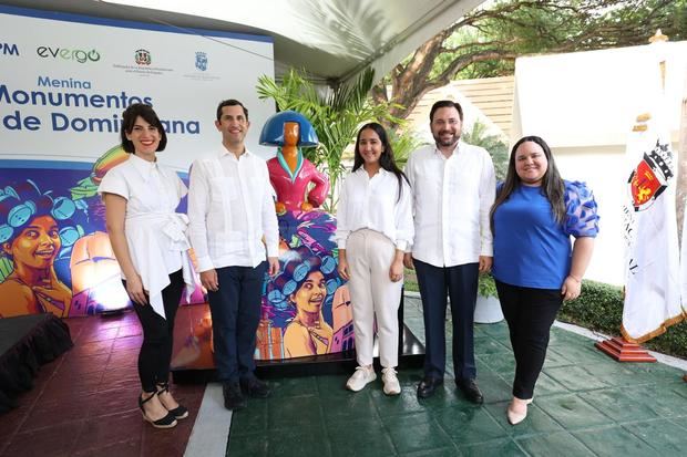 Helena Saenz, Roberto Herrera, Carlos Rodriguez, Lesly Pagan y Nicole Contreras.