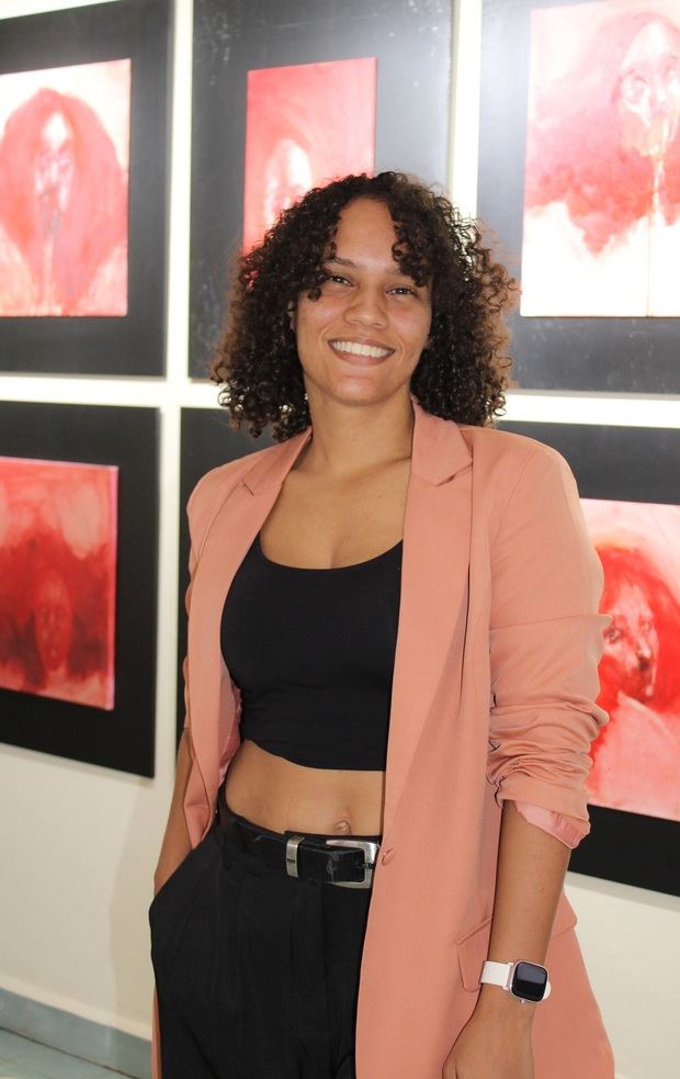 La artista Indhira Hernández.