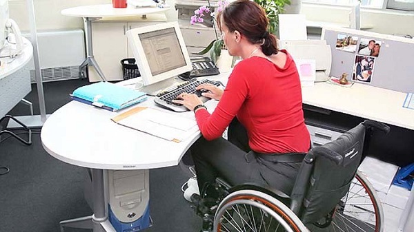 Mujer con discapacidad