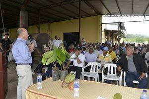 Ministro se reúne con productores de Monte Plata