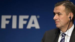 FIFA suspende a su exdirector de finanzas por 10 años
