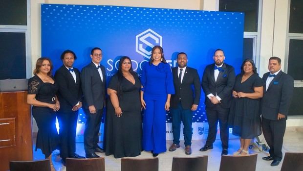 Amelia Reyes asume la presidencia de la Sociedad Dominicana de Medios Digitales.
