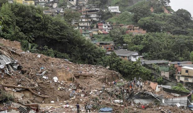 Petrópolis: desolada y en alerta frente al temporal que suma unos 135 muertos