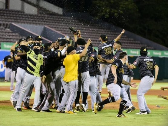 Águilas están a las puertas de récords históricos en Serie del Caribe.