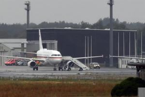 Avión con el opositor Navali sale de Omsk con destino a Berlín