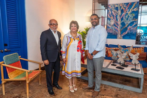 Andrés Lora, Verónica Sención y Carlos Frías.