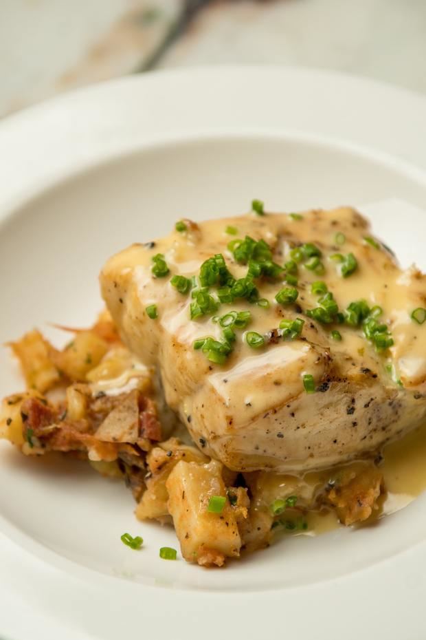 Sea Bass con Potato Hash.