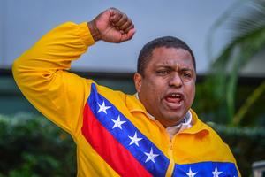 Exiliados en Miami critican a viceministro dominicano que cantó para Maduro