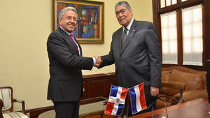 Embajador Holanda agradece a Medina por ayudas enviadas a San Martín