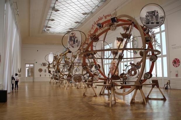 Imagen de la exposición en Roma 'Cosmowomen. Places as constellations', comisariada por la arquitecta española Izaskun Chinchilla Moreno y que ofrece 'nuevas visiones del mundo' que apuestan por la integración profesional y académica de las mujeres.