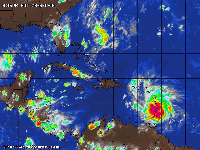 Esta foto satélite con la trayectoria tormente tropical Matthew.