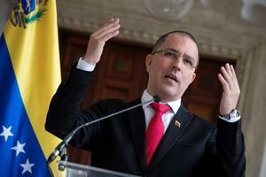 El canciller venezolano acusa a Duque de 