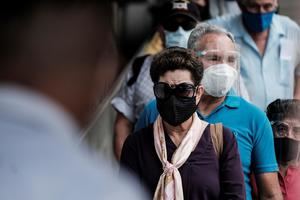 Costa Rica sigue con hospitales llenos y cifra elevada de contagio de covid