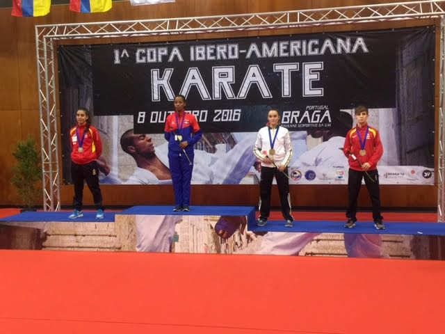 Ganadoras del torneo de Karate. 