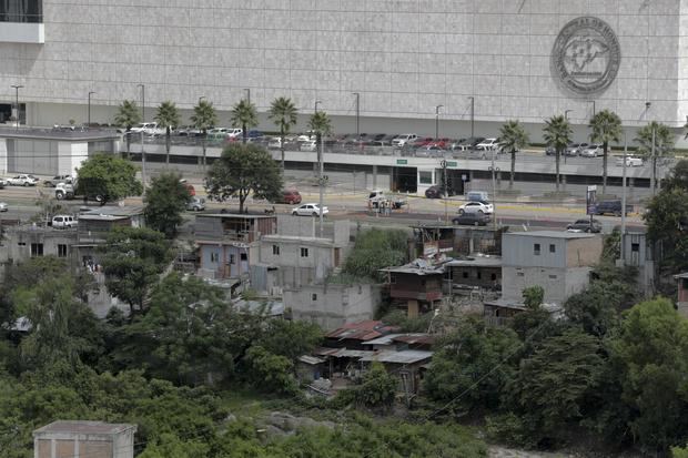 Fotografía general de un barrio de escasos recursos, en Tegucigalpa, Honduras.