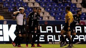 El argentino Fernández anota dos goles en triunfo de Necaxa sobre el Puebla 