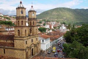 Con hormigas, helicópteros y bodas, Santander atrae turistas a Colombia