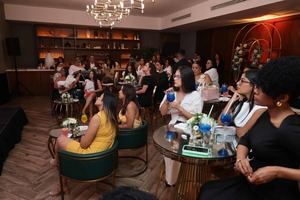 Avon Dominicana lanza su renovada línea de fragancias Far Away.