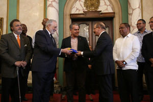 Los Toros van a Palacio a recibir la bandera previo a la Serie del Caribe