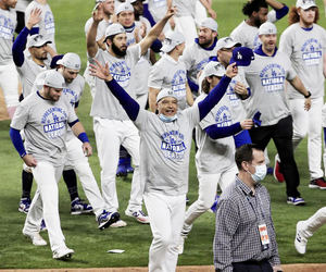 Los Dodgers ganan el título de la Nacional y jugarán la Serie Mundial contra los Rays