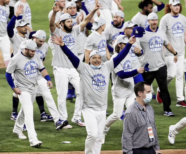 Los Dodgers ganan el título de la Nacional y jugarán la Serie Mundial contra los Rays.
