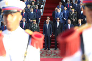 Danilo Medina rinde homenaje a Bandera Dominicana junto a Gabinete y personal que labora en Palacio Nacional