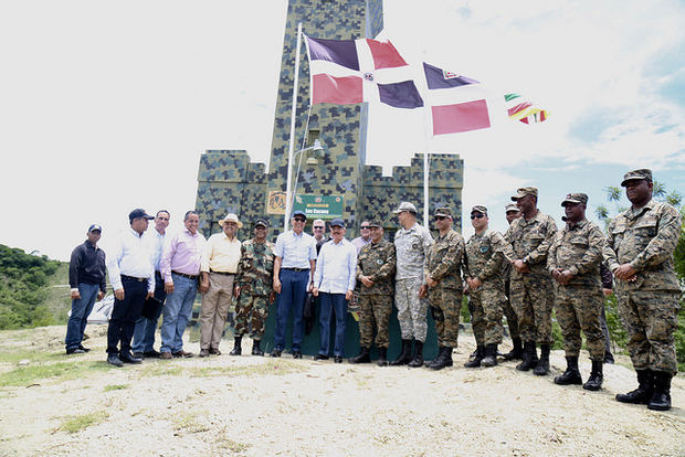 Visita del Presidente Medina por la frontera.