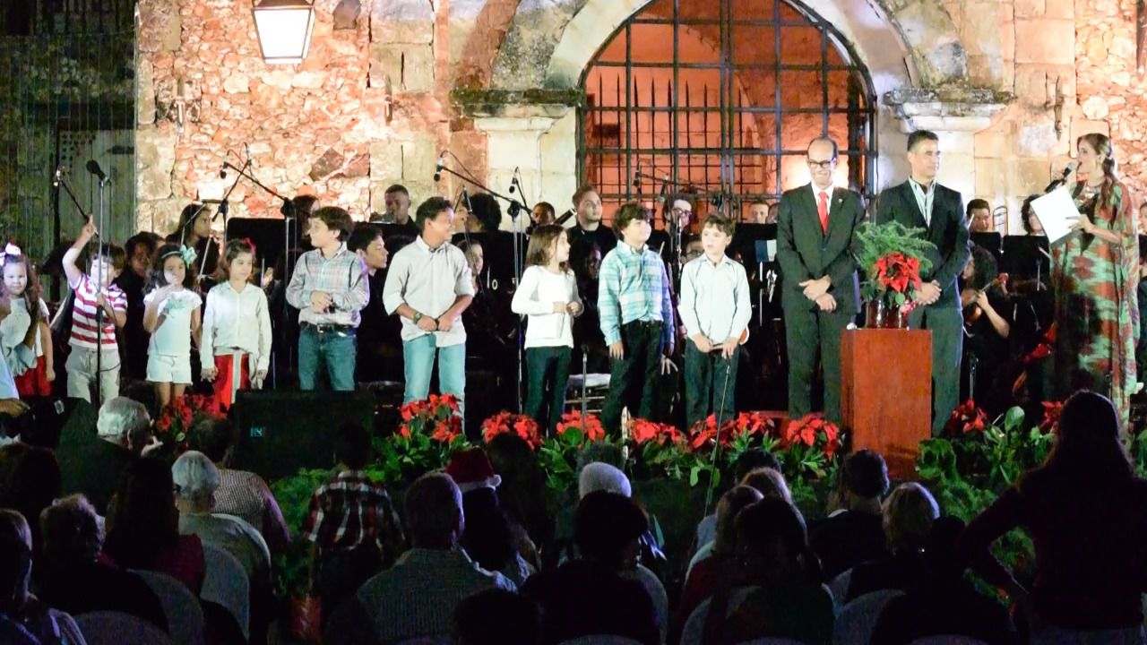 Encienden luces navideñas en Altos de Chavón