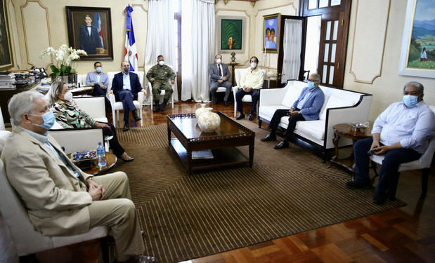 Encuentro encabezado por el presidente Danilo Medina con el Comité de Emergencias y Gestión Sanitaria para el Combate del Coronavirus (COVID-19)