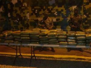 Ejército incauta 103 paquetes de marihuana con un peso de 629 libras