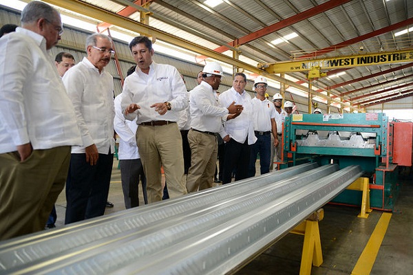 Danilo Medina en la visita oficial al parque Montecristi Solar