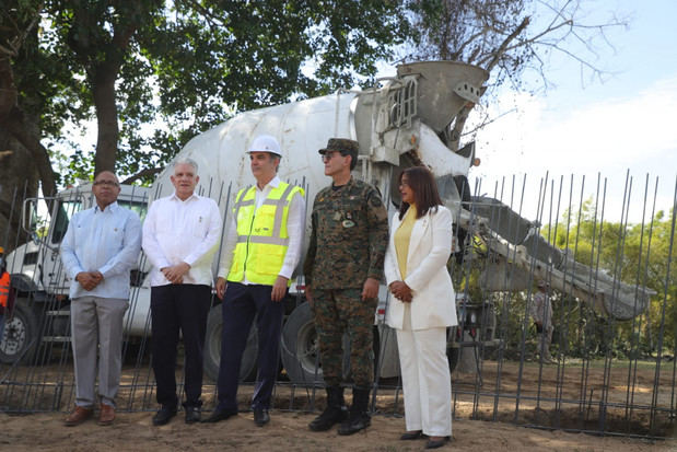Con una inversión de RD$1,750 millones, presidente Abinader inicia construcción de verja perimetral en la frontera con Haití