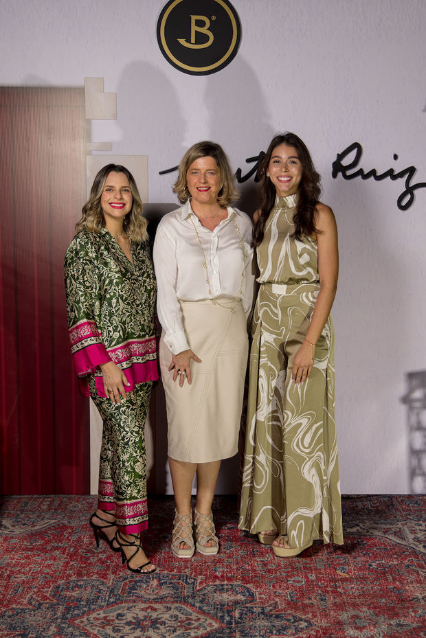 Shantal Espinal, Mariam Saseta y Gabriela Benoit.