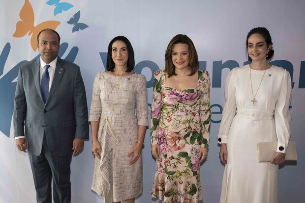 Samuel Pereyra, Raquel Arbaje, Noelia García de Pereyra y Rita Abinader.
