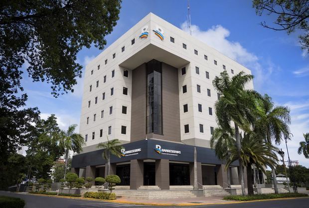 Torre principal del Banco de Reservas.